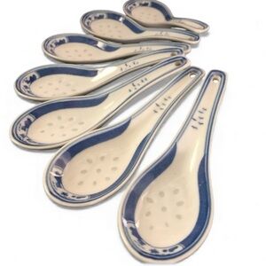 7 Jingdezhen porcelain soup spoons with traditional blue-and-white bird motif